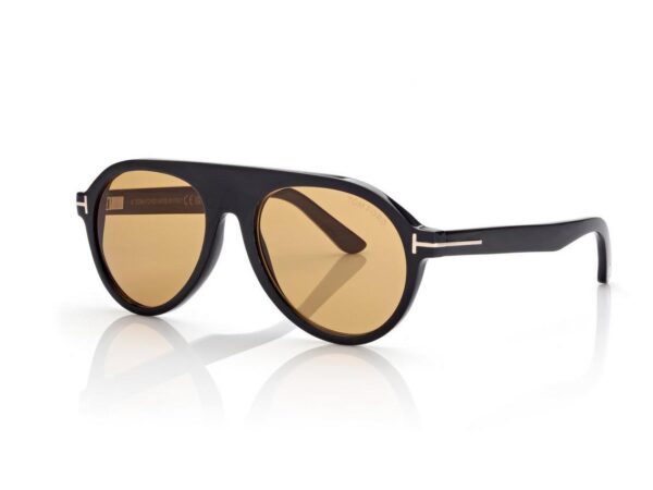 Tom Ford FT1047-P Pilot Horn Sunglasses in Black Horn (63E), side view